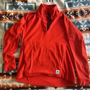 W’s outdoor research trailmix pull over